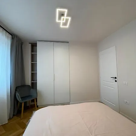 Apartment Mony